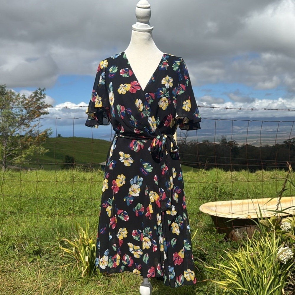 Lauren Ralph Lauren Floral Crinkle
Georgette Surplice Black Flowy Mini Dress 10